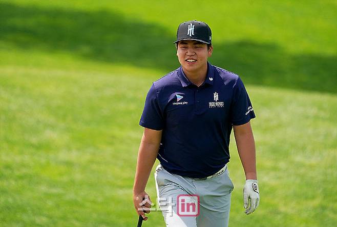 14일 제주 핀크스 골프클럽에서 SK텔레콤 오픈 개막을 준비하는 장유빈이 연습라운드 도중 환하게 웃고 있다. (사진=이데일리 골프in 김상민 기자)