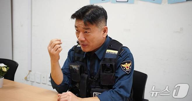수원중부경찰서 행궁파출소 소속 최정훈 경위. (경기남부경찰청 제공. 재판매 및 DB 금지) 2025.5.14/뉴스1