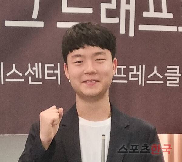 지난 시즌 커리어 첫 PBA 투어 우승을 차지하고 올 시즌부터 하림에서 팀리그에 참여하게 된 김영원. ⓒ스포츠한국 김성수 기자