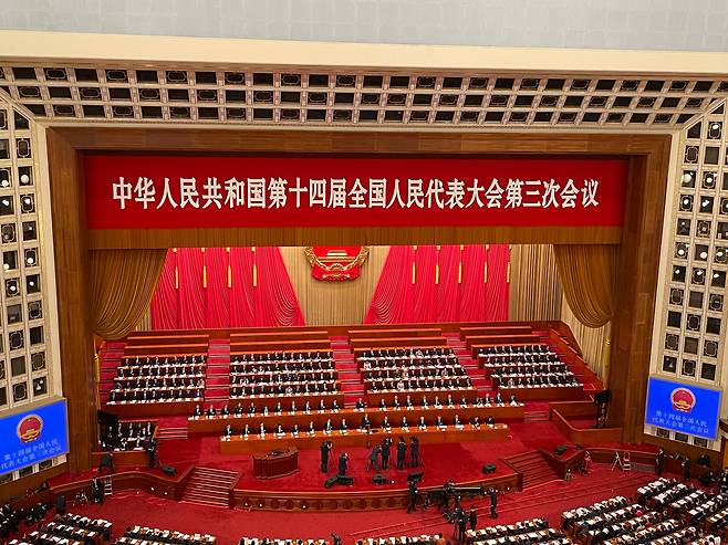 지난 3월 5일 중국 베이징 인민대회당에서 열린 전국인민대표대회에서 리창 국무원 총리가 업무보고를 하고 있다./조선비즈