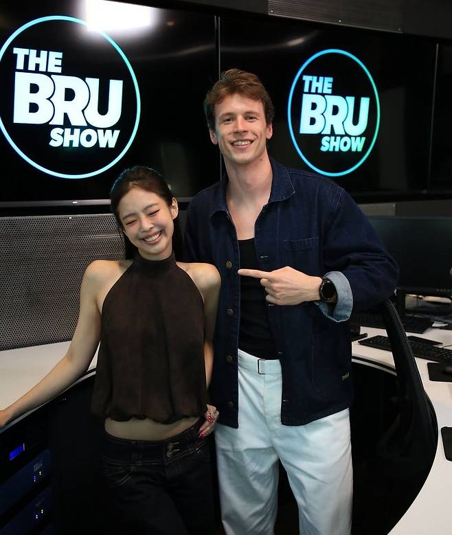 인스타그램 @thebrushow