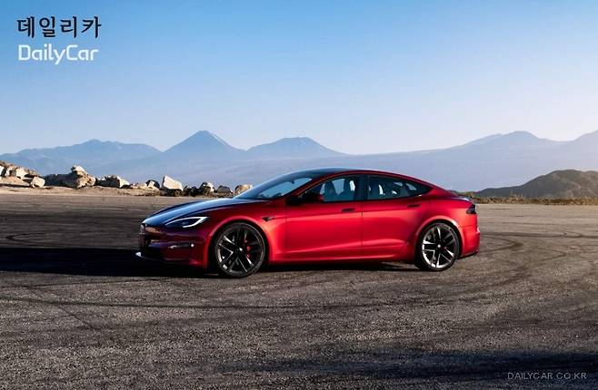 테슬라 플래그십 세단 Model S