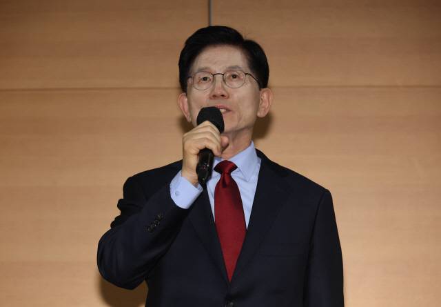 김문수 국민의힘 대선 후보가 14일 경남 창원시 두산에너빌리티를 방문해 인사말을 하고 있다. 연합뉴스.