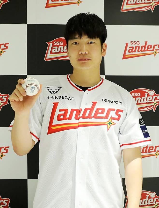 17471761969261.jpg 최정 500호 홈런볼 습득자.jpg