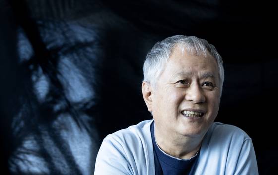 배우이자 PMC프러덕션 예술감독인 송승환은 올해 데뷔 60주년을 맞았다. 그는 "시력은 나빠졌지만 못할일은 아무것도 없다. 기획도 할 수있고, 연기도 가능하다"라고 말했다. 권혁재 사진전문기자