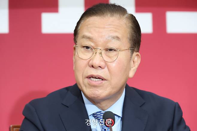 권영세 국민의힘 비대위원장이 8일 국회에서 단일화 관련 기자 간담회를 하고 있다. 2025.05.08 한수빈 기자