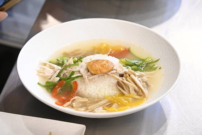 North Korean Pyongyang onban [MINISTRY OF UNIFICATION]