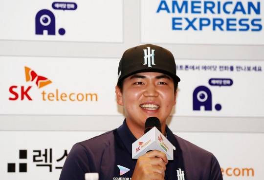 인터뷰하는 장유빈. 사진[연합뉴스]