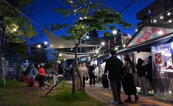 백운광장 금·토 야시장 전경./사진=광주시 남구청