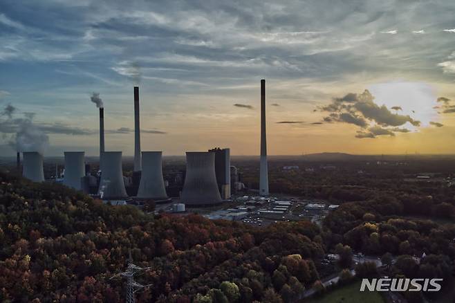 [겔젠키르헨=AP/뉴시스] 독일 겔젠키르헨에 있는 유니퍼 에너지 회사 소속 숄벤 화력발전소. 자료사진. 2025.05.14