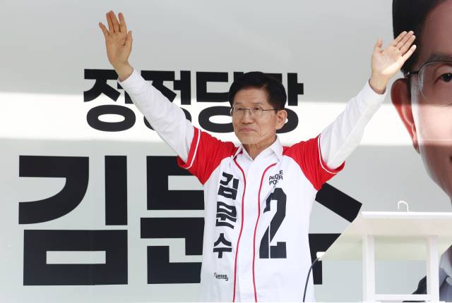 ▲국민의힘 김문수 대선 후보가 13일 울산 남구신정시장 인근에서 유세를 하고 있다. ⓒ연합뉴스