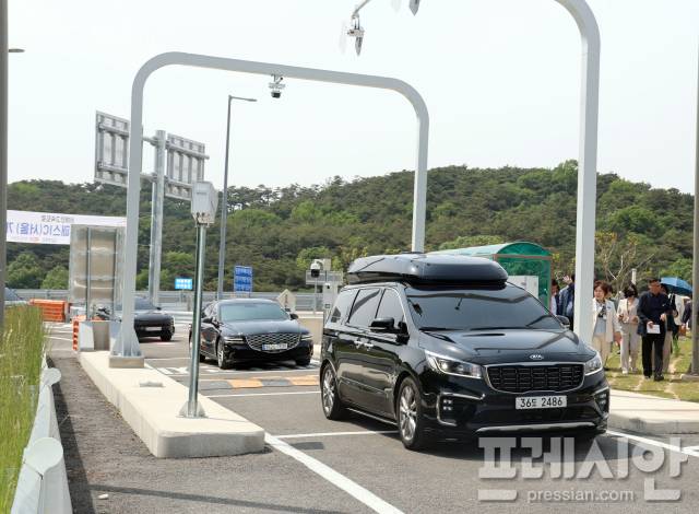 ▲서해안고속도로 졸음쉼터와 연결되는 불갑산 하이패스IC(서울) 개통됐다ⓒ영광군
