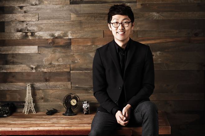 울산 중구문화의전당에서 클래식 음악회 '렉처콘서트&ndash;조우(遭遇)' 연속 공연(시리즈)가 열린다. 콘서트 가이드인 김성민 성악가는 프랑스의 유명 작곡가들의 생애, 프랑스 혁명 등에 대한 이야기를 쉽고 재미있게 풀어낼 예정이다. ⓒ울산 중구청