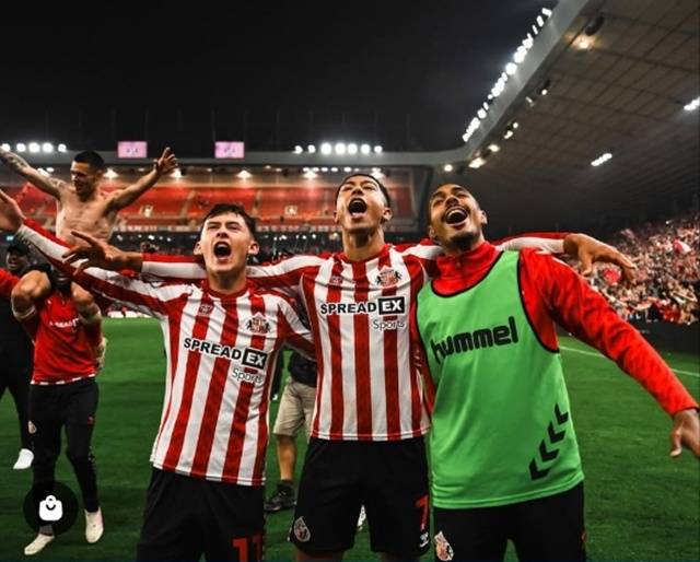 기뻐하는 선덜랜드 선수단. /사진=선덜랜드 SNS