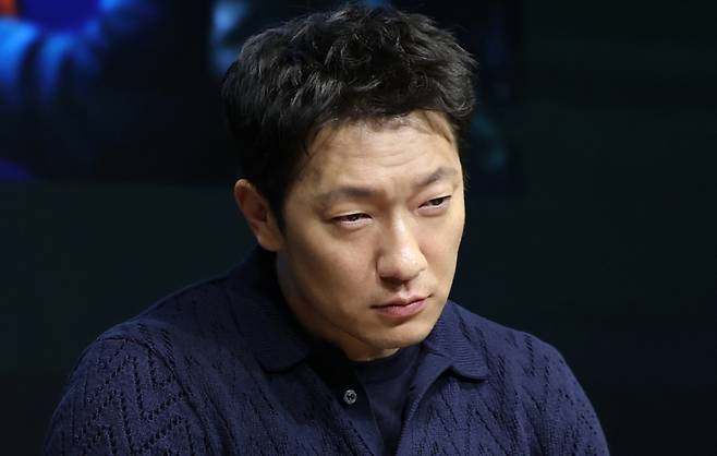 (서울=뉴스1) 권현진 기자 = 배우 김다미가 14일 서울 종로구 JW 메리어트 동대문 스퀘어 서울에서 열린 디즈니+ 오리지널 시리즈 '나인 퍼즐' 제작발표회에서 생각에 잠겨 있다.  '나인 퍼즐'은 10년 전, 미결 사건의 유일한 목격자이자 현직 프로파일러인 '이나'(김다미 분)와 그를 끝까지 용의자로 의심하는 강력팀 형사 '한샘'(손석구 분)이 의문의 퍼즐 조각과 함께 다시 시작된 연쇄살인 사건의 비밀을 파헤치는 추리 스릴러다. 2025.5.14/뉴스1  Copyright (C) 뉴스1. All rights reserved. 무단 전재 및 재배포,  AI학습 이용 금지. /사진=(서울=뉴스1) 권현진 기자