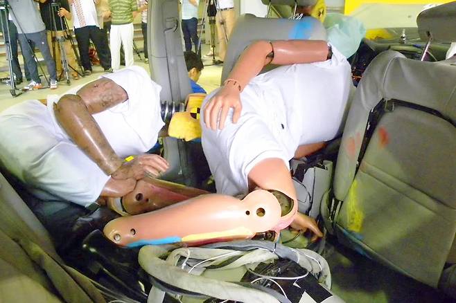 안전벨트 미착용 사고 실험