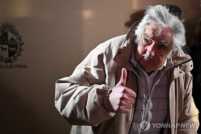 지난해 6월 대선 투표를 마친 호세 무히카 전 우루과이 대통령 [AFP 연합뉴스 자료사진. 재판매 및 DB 금지]