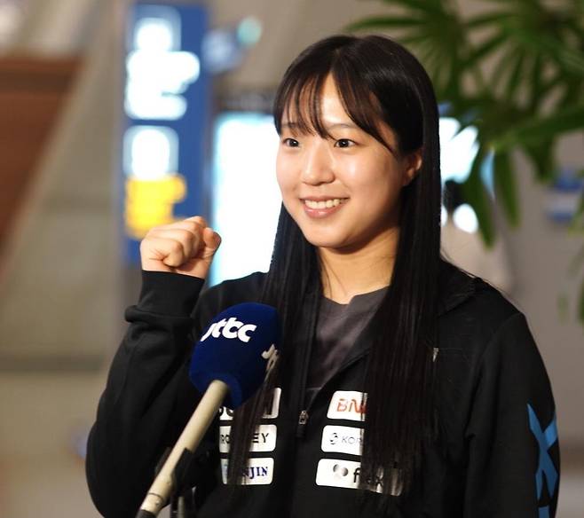 세계탁구선수권 출전을 앞두고 파이팅 외치는 신유빈 [촬영 이동칠]