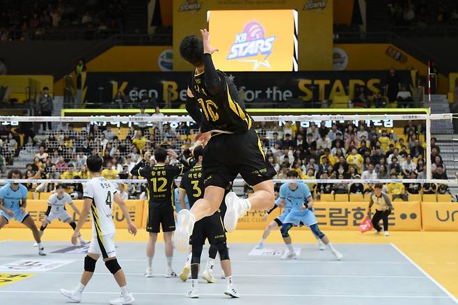 의정부체육관에서 진행된 2024-2025시즌 KB손보의 우리카드와 홈 개막전 장면 [한국배구연맹 제공. 재판매 및 DB 금지]