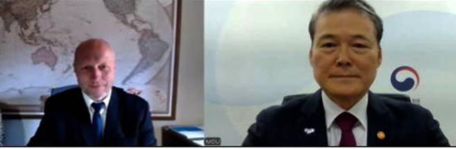 김영호 통일부장관, 국제종교신념자유연대 의장과 화상회의 [통일부 제공. 재판매 및 DB 금지]