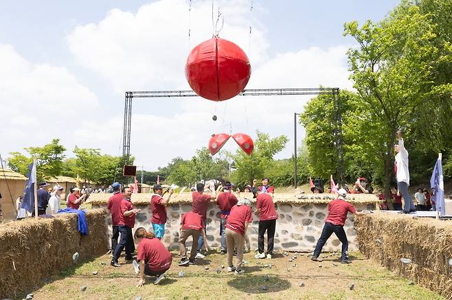 ▲ 제36회 고양행주문화제 투석전 모습/사진제공=고양시