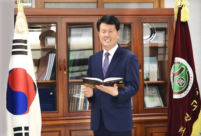 유승일 조원고 교장. 사진=조원고등학교