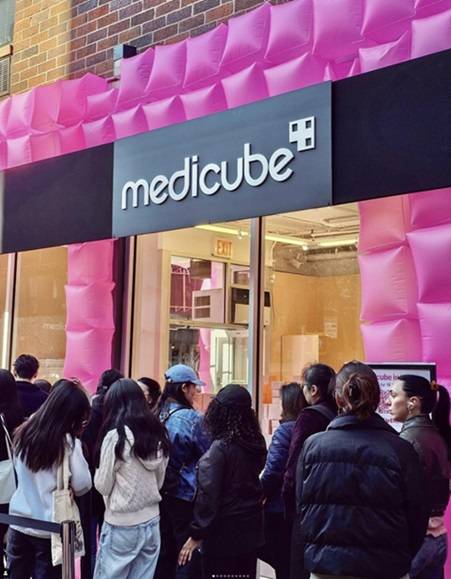 지난해 미국에서 진행한 메디큐브 팝업스토어/사진제공=에이피알