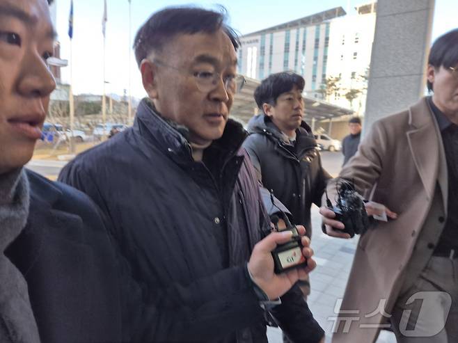 여성민원인을 상대로 한 성비위와 금품수수 등의 의혹을 받는 김진하 양양군수. (뉴스1 DB)ⓒ News1 윤왕근 기자