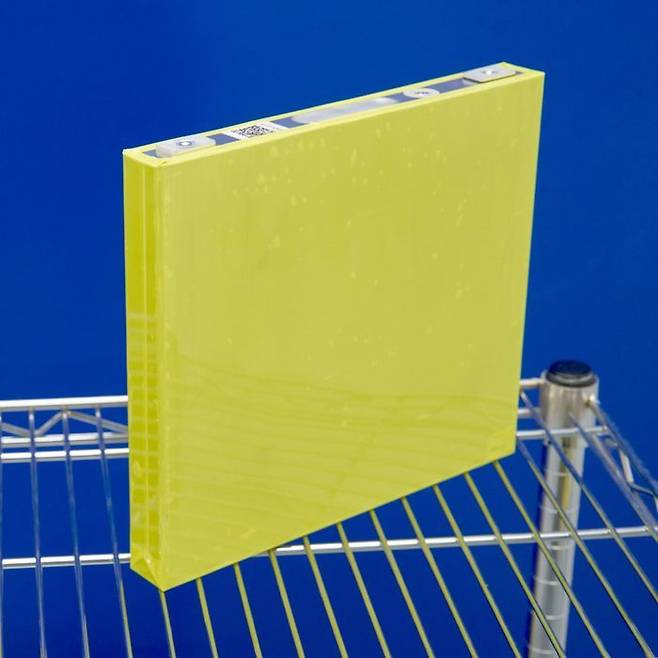 GM 풀사이즈 프로토타입 LMR 배터리 셀. ⓒGM