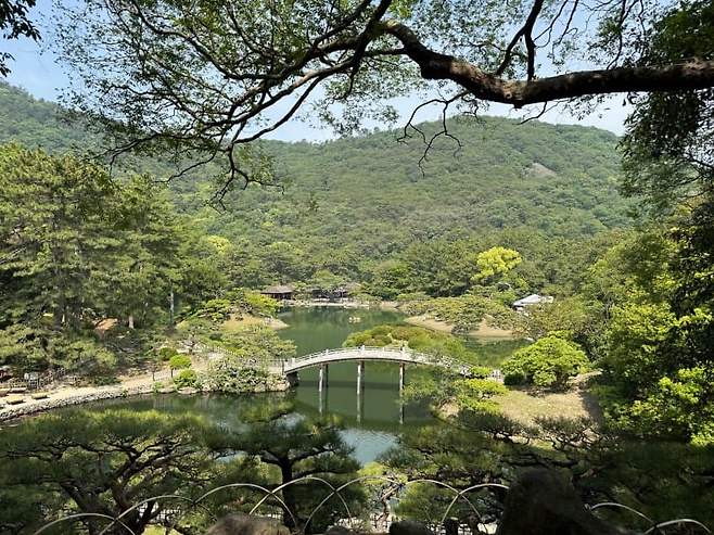 0c98897eb18a69f523eef0e5469c701bcc114ed1b1b2cab7617c65f1c673fc21ad9741625c6e6d1d7c2a5aea53987f7055462cb37a6e