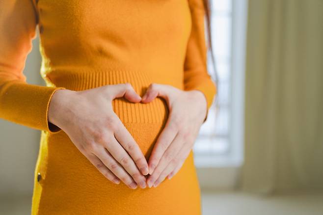 저출산 문제에 직면한 일본이 내년부터 건강의료보험을 정상분만에도 적용한다. 사진=게티이미지