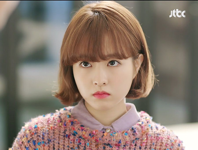 image.png 좋아하는 여친 헤어스타일? 단발 vs 생머리 vs 포니테일 vs 펌