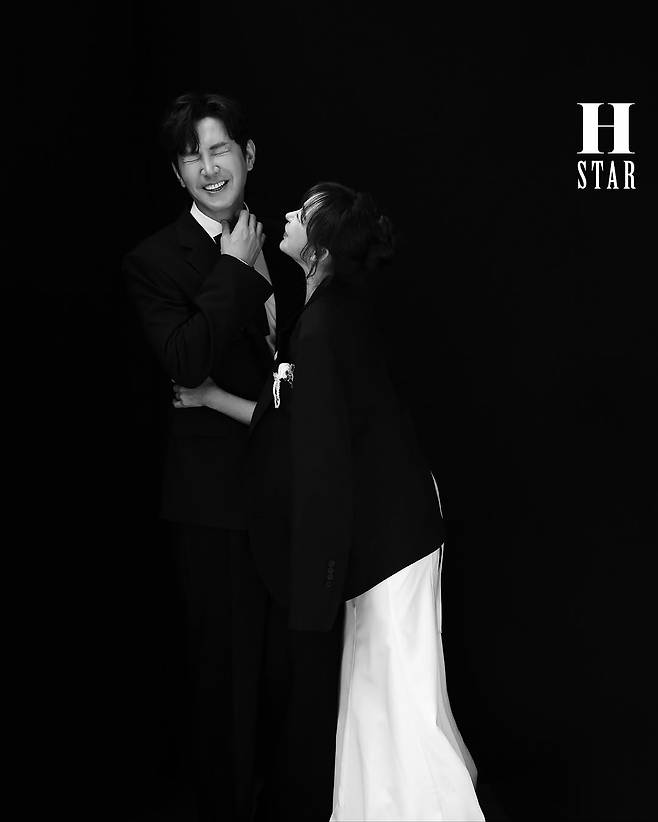 최근 리마인드 웨딩화보 찍은 배우 부부