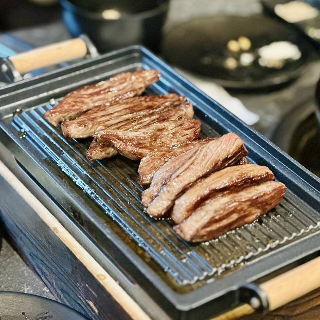 IMG_4015.jpeg 마장동을 떠나 이제 신사동에서 한우로 배채우기