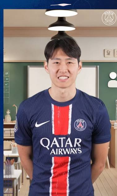스승의 날에 고 유상철 전 감독을 떠올린 이강인. [사진 PSG 인스타그램]