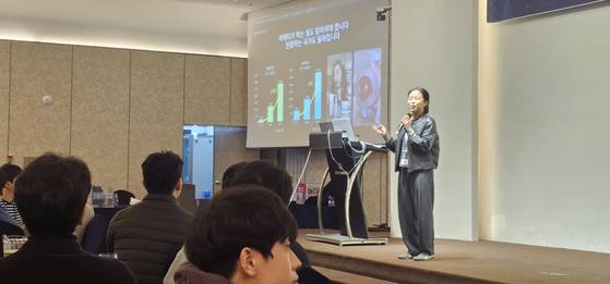 지난 1일 저녁 서울 역삼동 삼정호텔에서 열린 서울대 학생창업 행사 'SNUSV AZIT Bridging Event의 3분 피칭 시간에 한 창업팀이 발표를 하고 있다. 최준호 기자