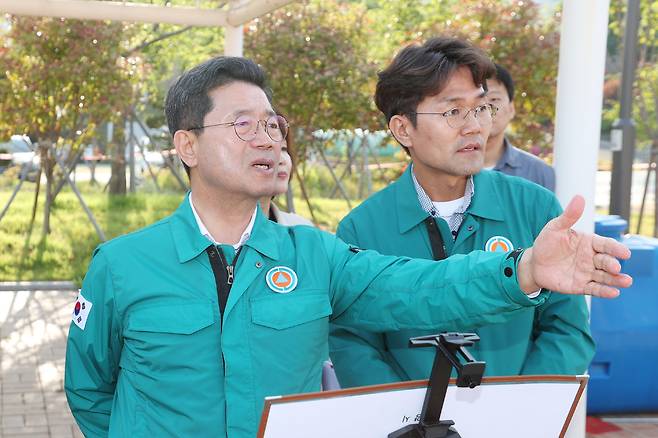 정인화 광양시장이 현장행정을 펼치고 있다. 광양시 제공