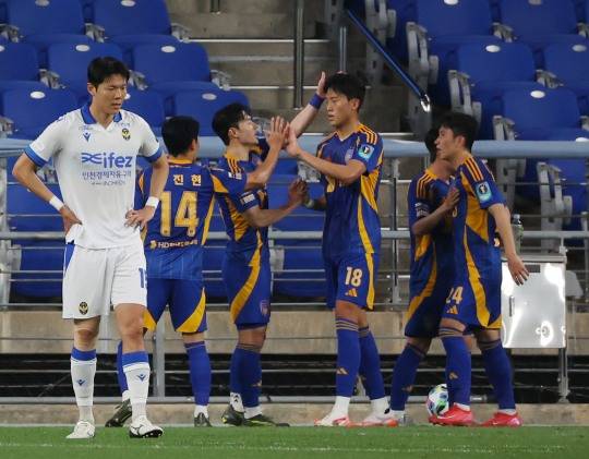 허율 선제골에 앞서가는 울산. 사진[연합뉴스]