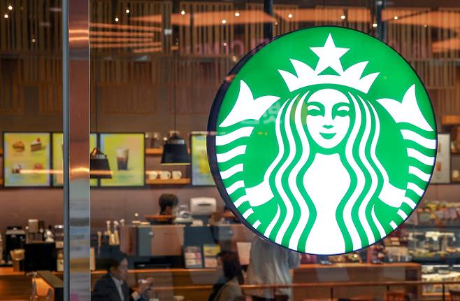 지난 12일 서울 시내 한 스타벅스 매장의 모습. [사진 = 연합뉴스]