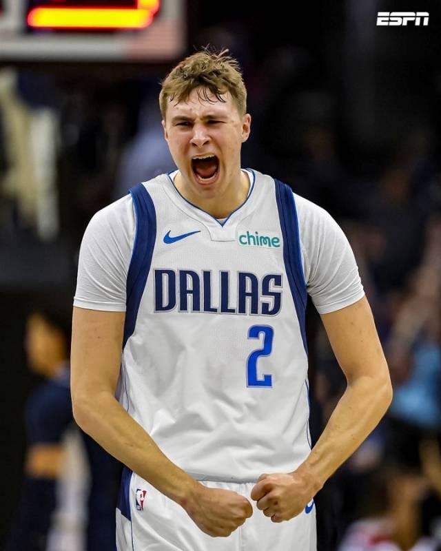 ‘ESPN’은 “우리의 소식통에 의하면 댈러스는 플래그를 지명할 것이며 ‘검증된 슈퍼스타’와의 트레이드 가능성은 전혀 고려하지 않고 있다“며 ”댈러스의 구단주 패트릭 듀몽은 플래그와 같은 ‘세대의 재능’을 지명할 이번 기회를 ‘선물이라고 표현했다”고 보도했다. 사진=ESPN SNS