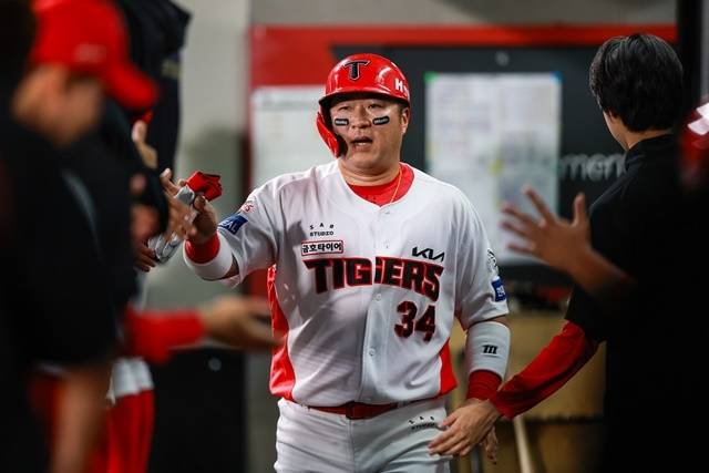 15일 광주 롯데전에서 맹타를 휘두른 최형우. 사진=KIA 제공