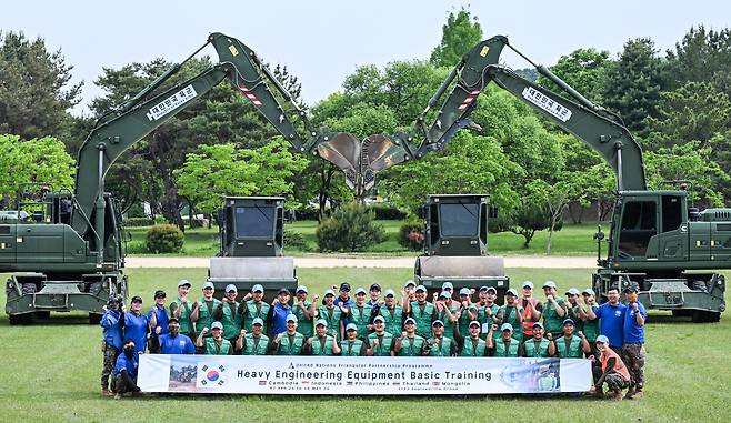 육군, UN 평화유지활동 삼각협력 공병훈련 실시 [육군 제공]