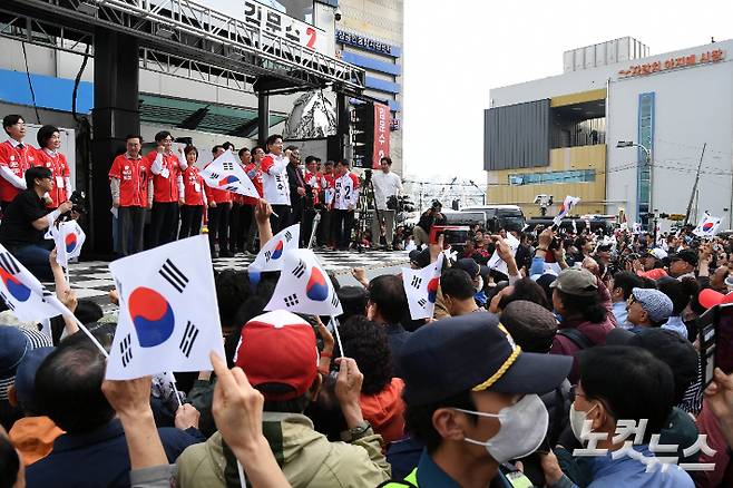 국민의힘 김문수 후보 자갈치시장 유세 현장. 황진환 기자