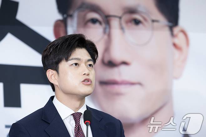 김용태 국민의힘 신임 비상대책위원장이 15일 오후 서울 여의도 국회에서 열린 기자간담회에서 발언을 하고 있다. 2025.5.15/뉴스1 ⓒ News1 이재명 기자