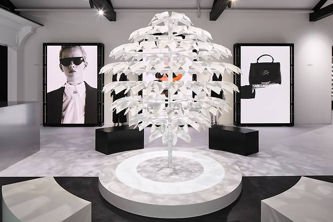 칼 라거펠트 팝업스토어.(CJ온스타일 제공).