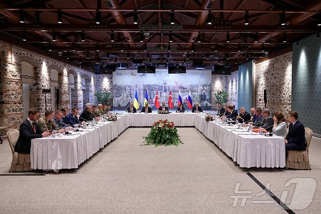 16일(현지시간) 튀르키예 이스탄불에서 우크라이나와 러시아의 평화 협상 회담이 개최됐다. 2025.05.16 ⓒ 로이터=뉴스1 ⓒ News1 정지윤 기자