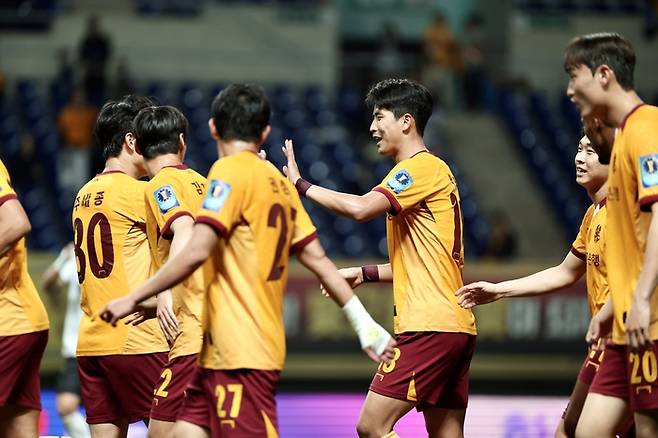 광주FC의 박인혁이 16일 광주월드컵경기장에서 열린 경주한수원과의 코리아컵 경기에서 득점한 후 기뻐하고 있다. 제공 | 광주FC