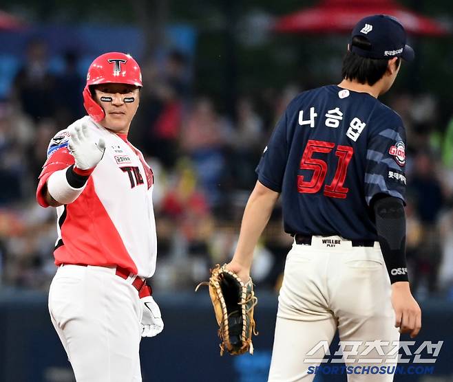13일 광주KIA챔피언스필드에서 열린 롯데와 KIA의 경기, 4회말 KIA 최형우가 우익수 키를 넘기는 2루타를 치고 있다. 광주=허상욱 기자wook@sportschosun.com/2025.05.13/