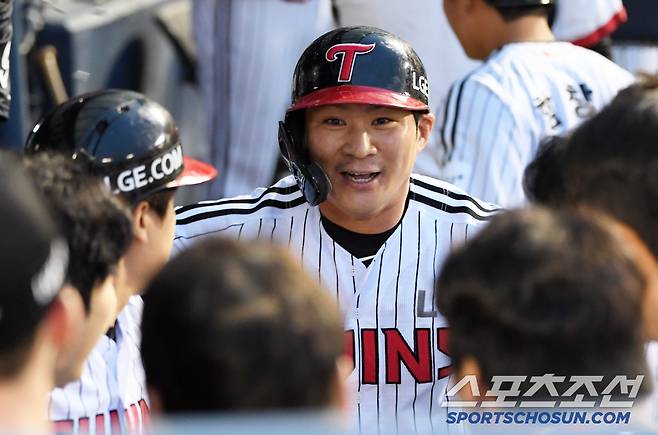 1위 팀 LG 더그아웃 분위기는 달랐다.