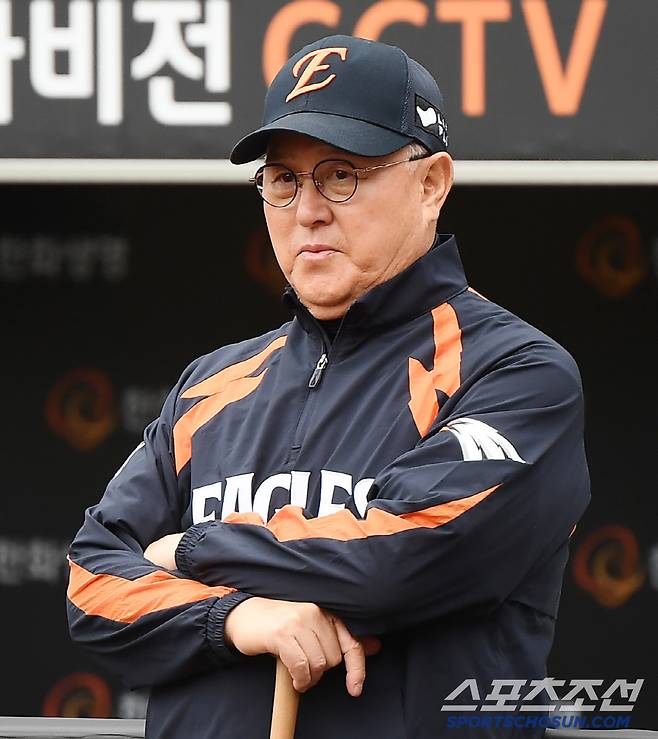 16일 대전 한화생명볼파크. 한화 김경문 감독이 일찍부터 그라운드에 나와 훈련을 지켜보고 있다. 대전=정재근 기자 cjg@sportschosun.com/2025..5.14/